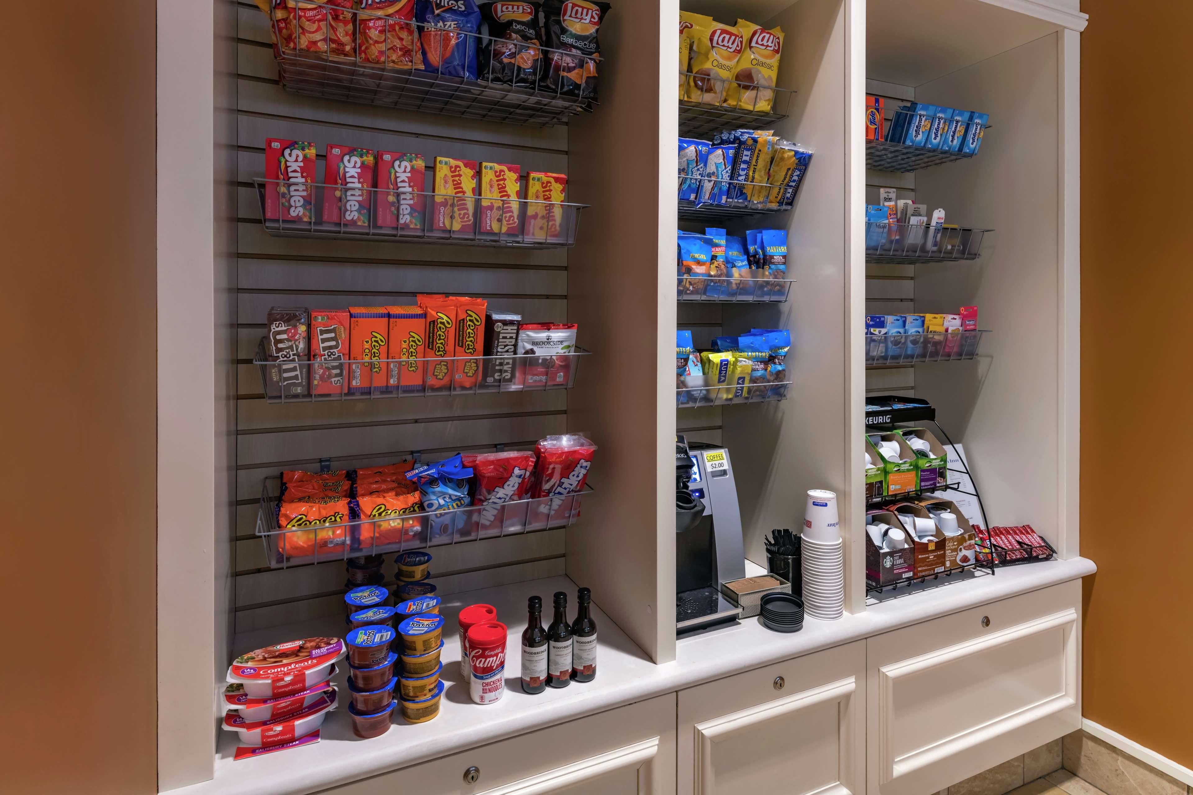 Hilton Garden Inn Devens Common Eksteriør bilde