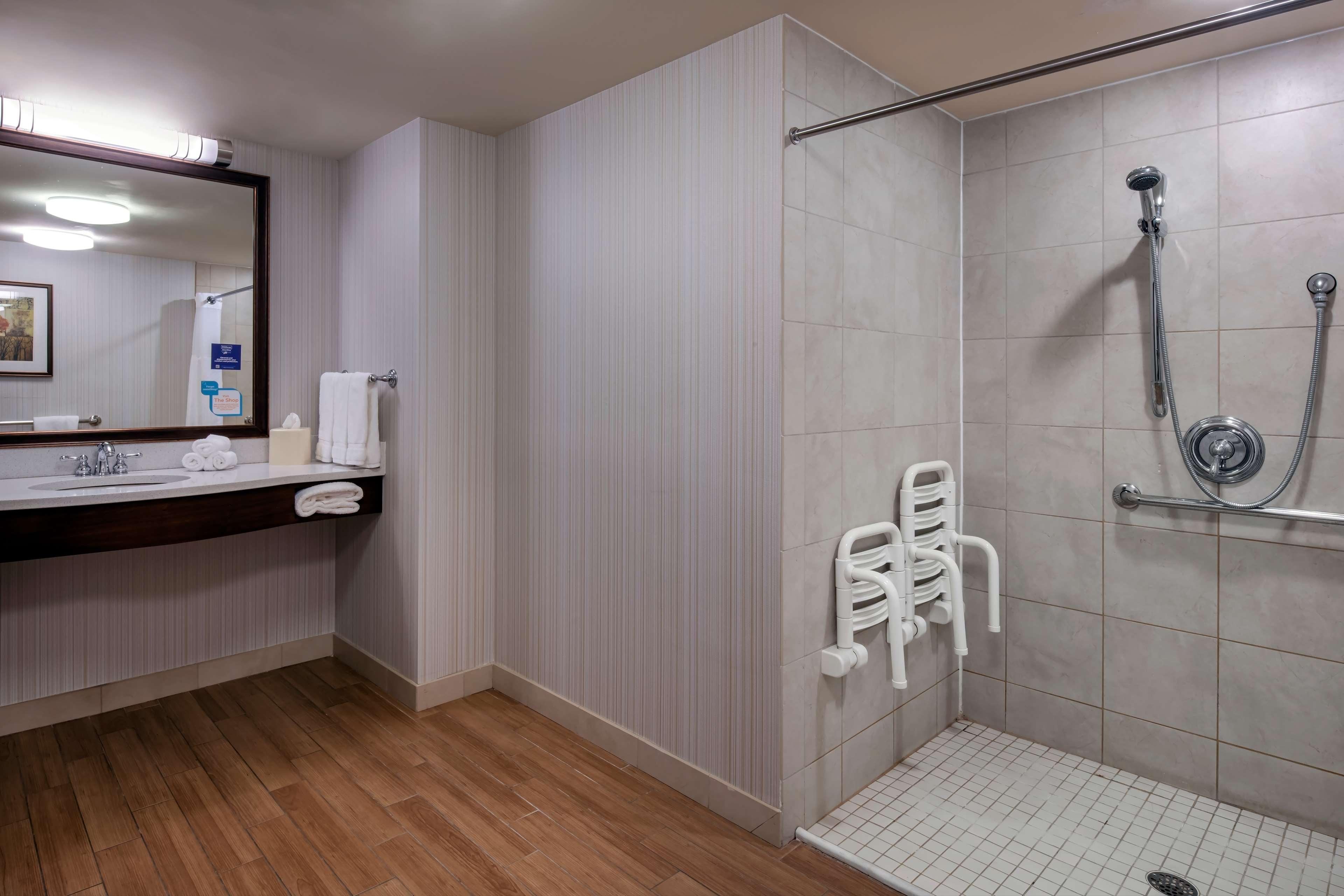 Hilton Garden Inn Devens Common Eksteriør bilde