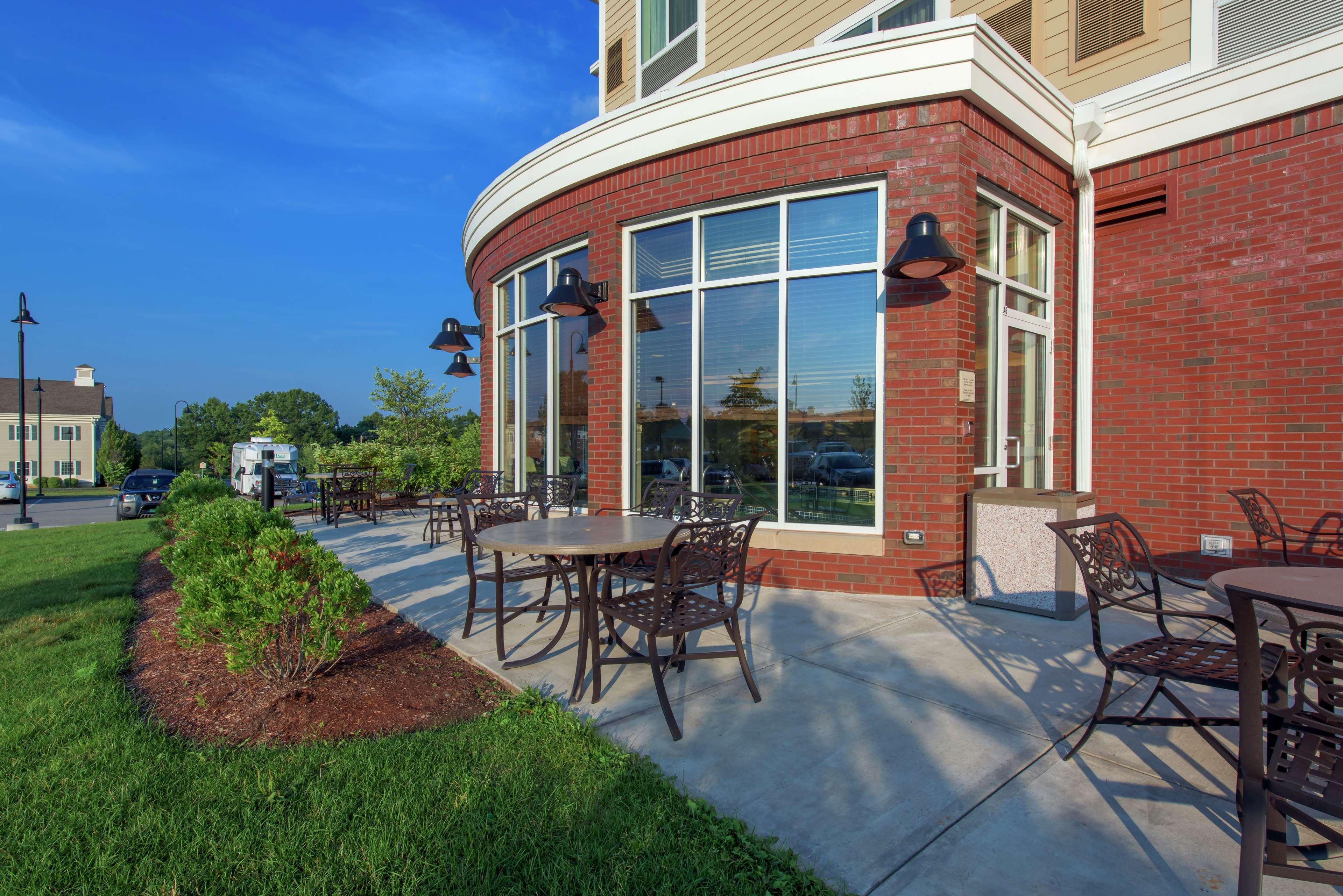 Hilton Garden Inn Devens Common Eksteriør bilde