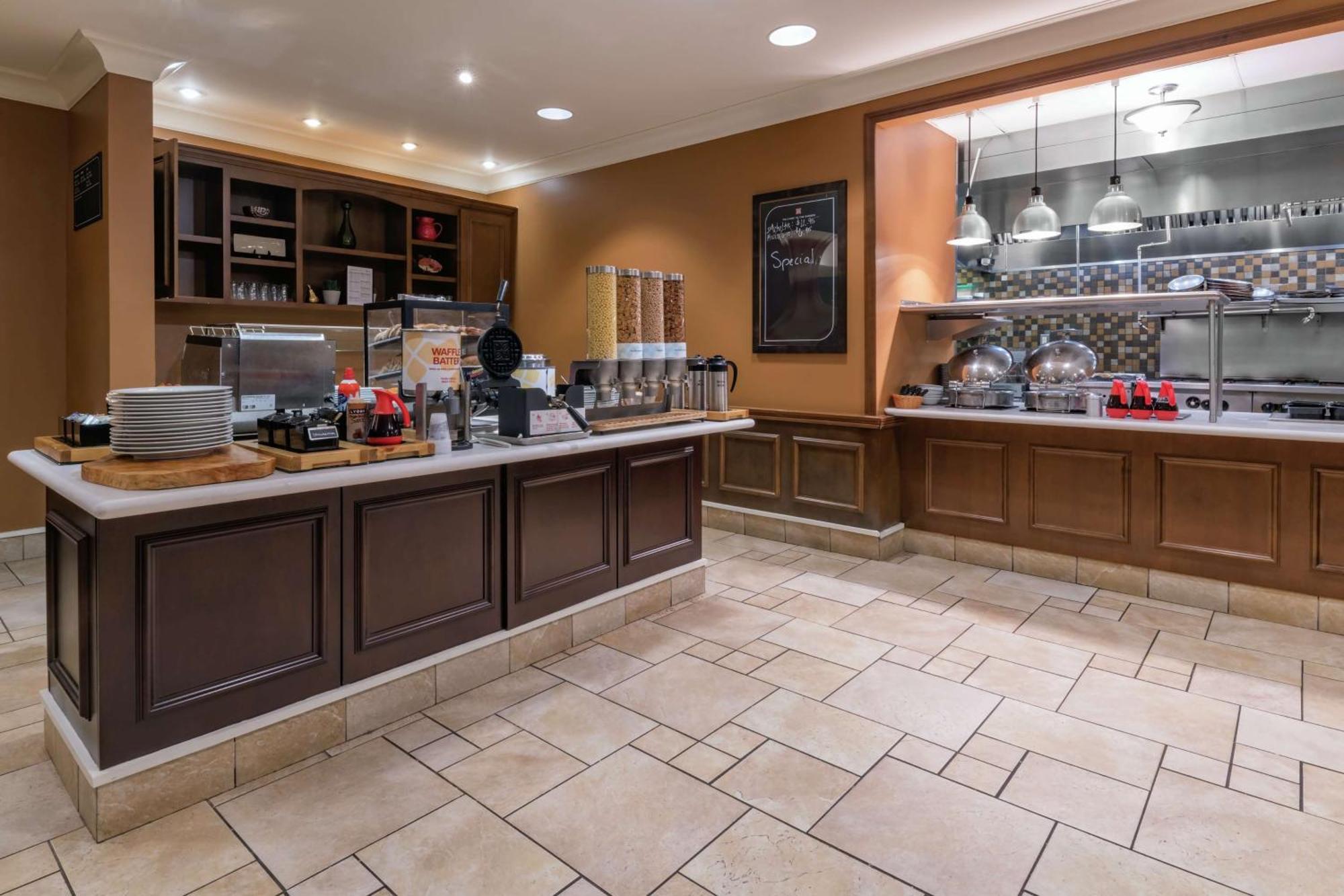 Hilton Garden Inn Devens Common Eksteriør bilde
